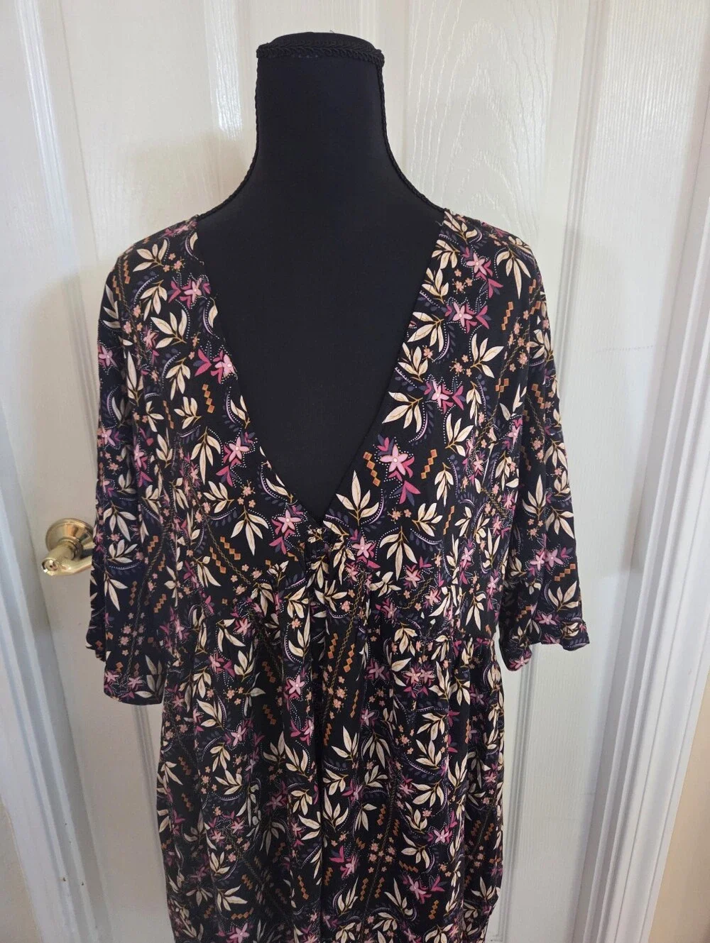 NATURAL LIFE Black Floral Print Vneck Dress with Side Pockets Size L/XL Summer